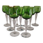 Lot de 9 verres à vin saint - louis non estampillés buvant vert chartreuse Lot de 9 verres à vin saint - louis non estampillés buvant vert chartreuse