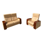 Lot fauteuil et canap 2 places vintage en cuir beige et accoudoirs bois inclinables style stressless ...