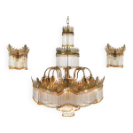 Lustre en bronze dor  pampilles avec appliques assorties