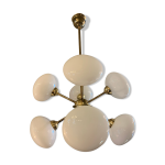 Lustre design sputnik en laiton dor, 8 globes boules verre opaline, ca 1970