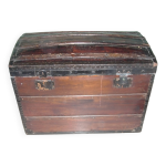 Malle ancienne en bois