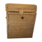 Malle de type corsaire au couverble bomb� en osier tress�, 2 poign�es - vintage