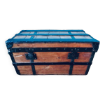 Malle de frt ou assise. bois et mtal, france vers 1900.