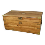 Malle de marine en camphrier, indes fin xixe Malle de marine en camphrier, indes fin xixe
