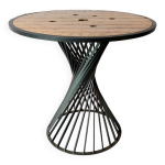 Mange debout pi�tement fer �poxy