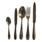 Ménagère métal argenté complète dans coffret 62 pièces Ménagère métal argenté complète dans coffret 62 pièces