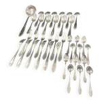 Ménagère en métal argenté de style louis xv Ménagère en métal argenté de style louis xv