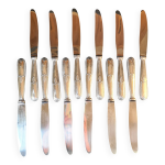 Titre : m�nag�re vintage de 12 couteaux milon ch�teauroux