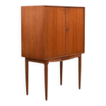 Meuble bar en teck avec miroirs harlekin par illum wikkelsø Meuble bar en teck avec miroirs harlekin par illum wikkelsø