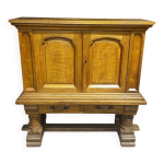 Meuble bas en ch�ne massif clair, 1940
