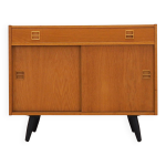 Meuble en frêne, design danois, années 1960, production : danemark Meuble en frêne, design danois, années 1960, production : danemark