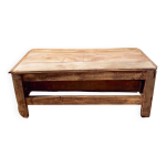 Meuble télé ou table basse vintage et rustique en bois brut sculpté Meuble télé ou table basse vintage et rustique en bois brut sculpté