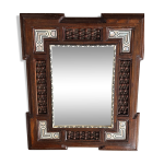 Miroir oriental en bois sculpté et tourné marqueté de nacre h 44 / l 38 cm Miroir oriental en bois sculpté et tourné marqueté de nacre h 44 / l 38 cm