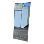 Miroir style v�nitien � d�cor grav� et encadrement dor�