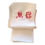 Nappe blanche + 12 serviettes damases avec grand initiales rouges fait main.