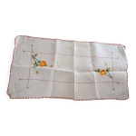 Nappe centre de table, brodée main. Nappe centre de table, brodée main.