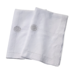 Nappe fine avec incrustations en venise 2m x 2m Nappe fine avec incrustations en venise 2m x 2m