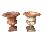 Paire anciens petits vases médicis en fonte Paire anciens petits vases médicis en fonte
