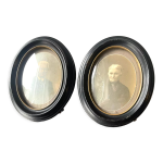 Paire antique de cadres ovales en bois noir 16, 5 cm x 13 cm chacun