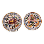 Paire d'assiettes en faence de gien peintes  la main