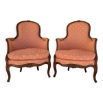 Paire de berg�res d'�poque louis xv en noyer