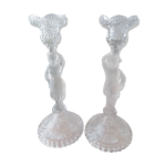 Paire de bougeoirs couple en verre moul