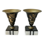 Paire de cassolettes art déco en laiton émaillé, socle en marbre noir et blanc Paire de cassolettes art déco en laiton émaillé, socle en marbre noir et blanc