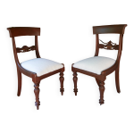 Paire de chaises anglaise style rgence, tissu bouclette blanc