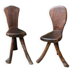 Paire de chaises brutalistes en bois brut Paire de chaises brutalistes en bois brut