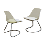 Paire de chaises plexiglas fum et chrome 70 s
