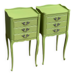 Paire de chevets kaki de style louis xv