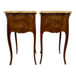 Paire de chevet de style louis xv en marqueterie de bois de rose