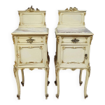Paire de chevets vnitiens style louis xv en bois laqu et dor