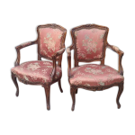 Paire de fauteuils cabriolets de style louis xv Paire de fauteuils cabriolets de style louis xv