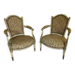 Paire de fauteuils chapeau de gendarme poque louis xvi, 18me