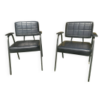 Paire de fauteuils vintage industriels en simili noir et pitement mtal