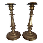 Paire de flambeaux grands bougeoirs en laiton dor� xix� si�cle