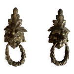 Paire de heurtoirs de porte en bronze - poignées tête de lion empire Paire de heurtoirs de porte en bronze - poignées tête de lion empire