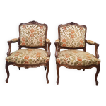 Paire de larges fauteuils style louis xv
