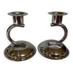 Paire de petits bougeoirs argent�s en m�tal