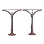 Paire de pieds balustre en fonte de table de bistrot vers 1900 Paire de pieds balustre en fonte de table de bistrot vers 1900