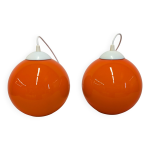 Paire de suspensions boules en opaline orange, annes 60 - 70