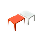 Paire de tables basses space age en fibre de verre, circa 1970 Paire de tables basses space age en fibre de verre, circa 1970
