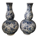 Paire de vases balustres en delft