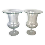 Paire vases m�dicis anciens en verre souffl� et grav�