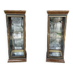 Paire de vitrines  poser en loupe et laqu noire&or poque xxeme sicle