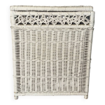 Panier à linge vintage en rotin blanc avec couvercle Panier à linge vintage en rotin blanc avec couvercle