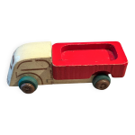Petit camion plateau en bois, jouet ancien