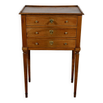 Petit table de salon en merisier et noyer, époque louis xvi fin xviiie Petit table de salon en merisier et noyer, époque louis xvi fin xviiie