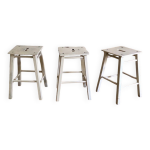 Petits tabourets anciens en bois Petits tabourets anciens en bois
